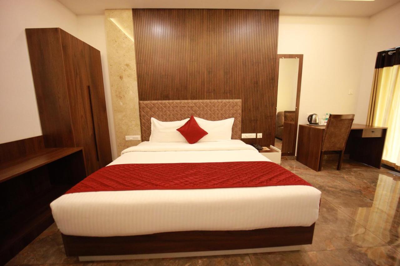 Bliss Regency Business Hotel Palakkad Kültér fotó