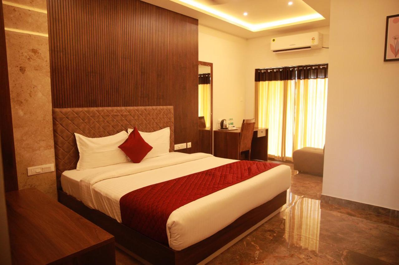 Bliss Regency Business Hotel Palakkad Kültér fotó